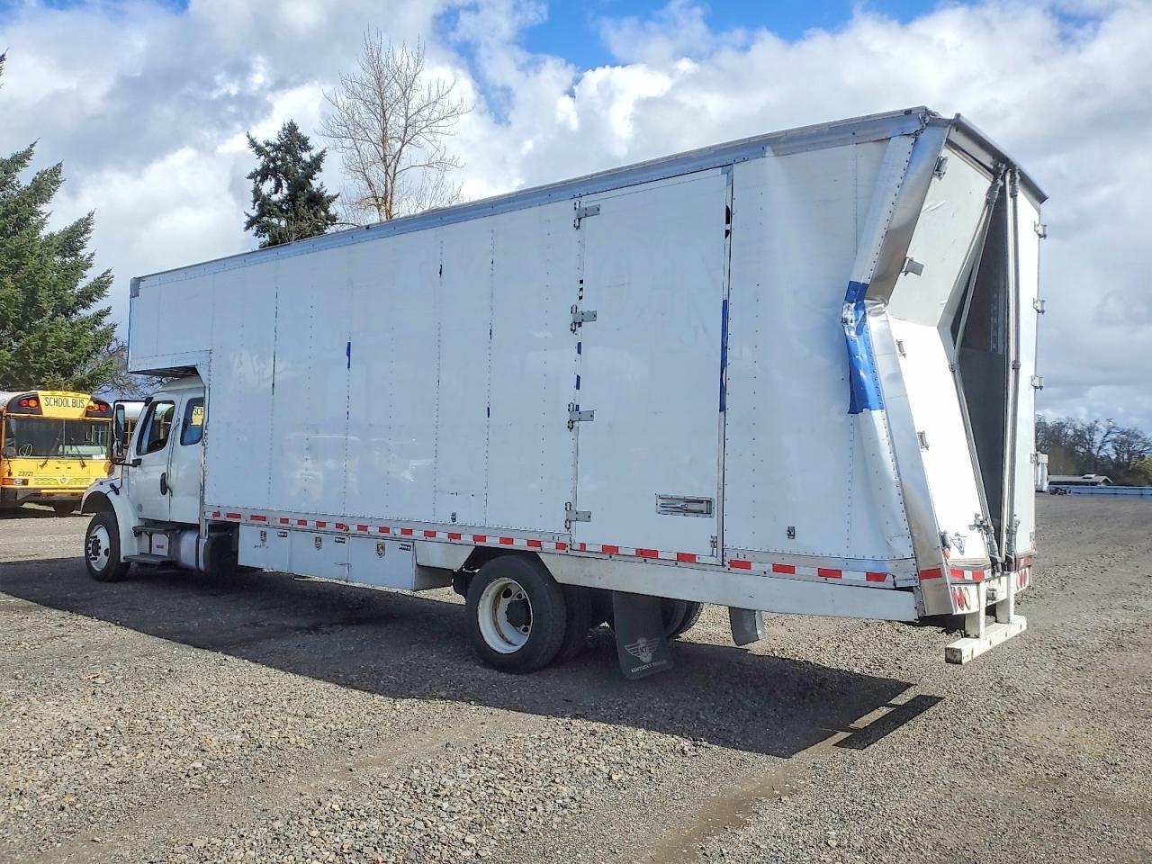 2014 Freightliner Business Class M2 BOX Truck