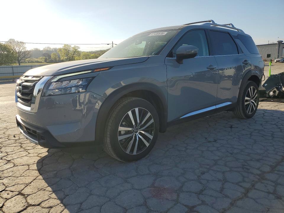 2025 Nissan Pathfinder Platinum