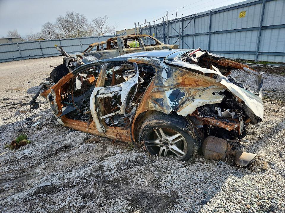 2011 Porsche Panamera 2