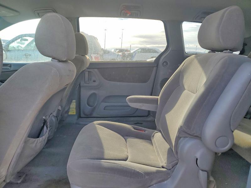 2004 Toyota Sienna ce 7 Passenger