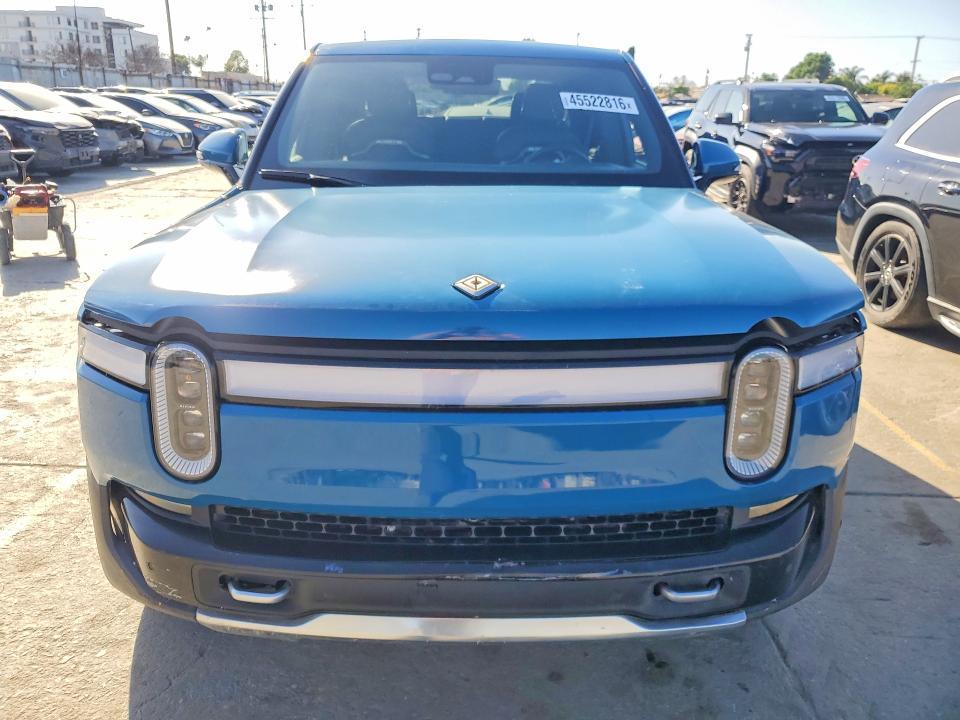 2025 Rivian R1T Adventure