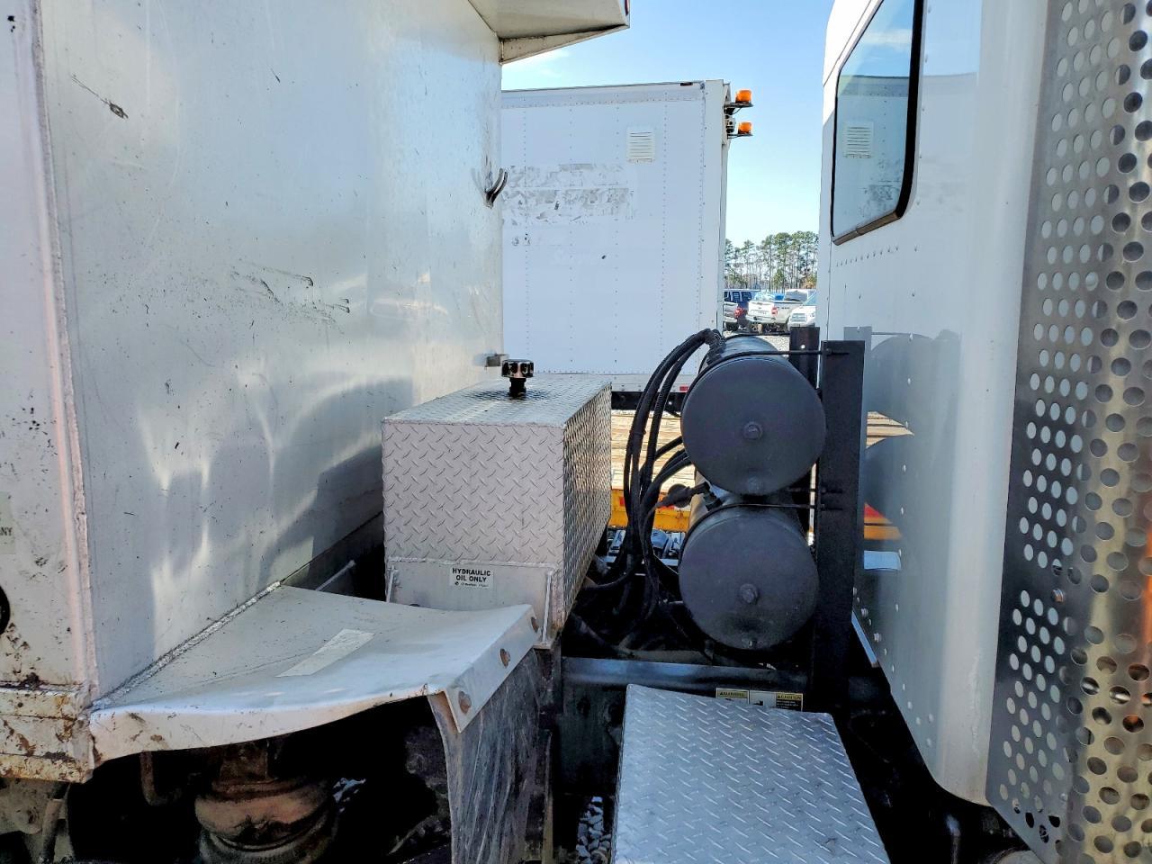 2016 Kenworth T330 Dump Truck