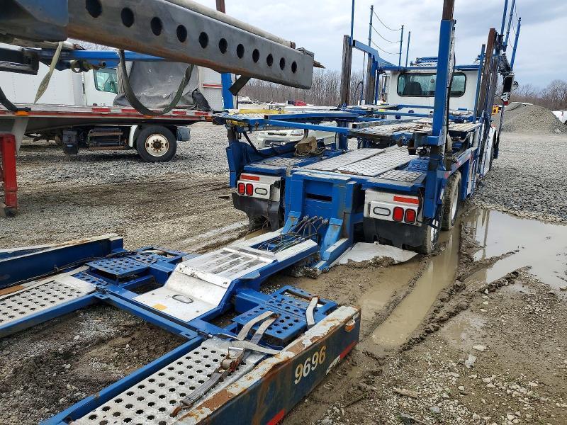 2013 Peterbilt 365 Car Hauler Truck