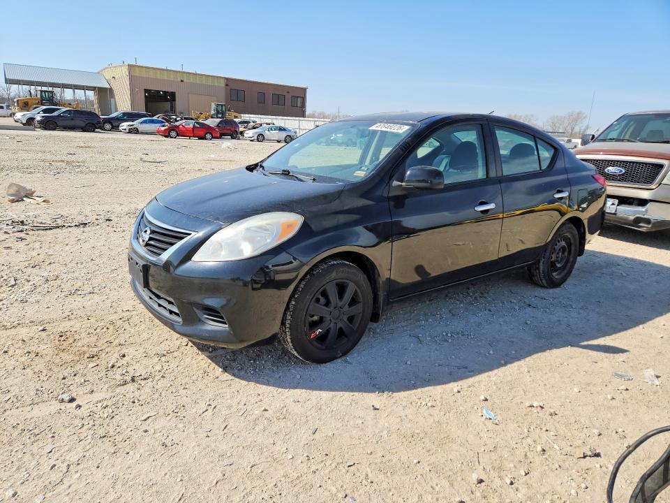 2012 Niss Versa 1.6 s