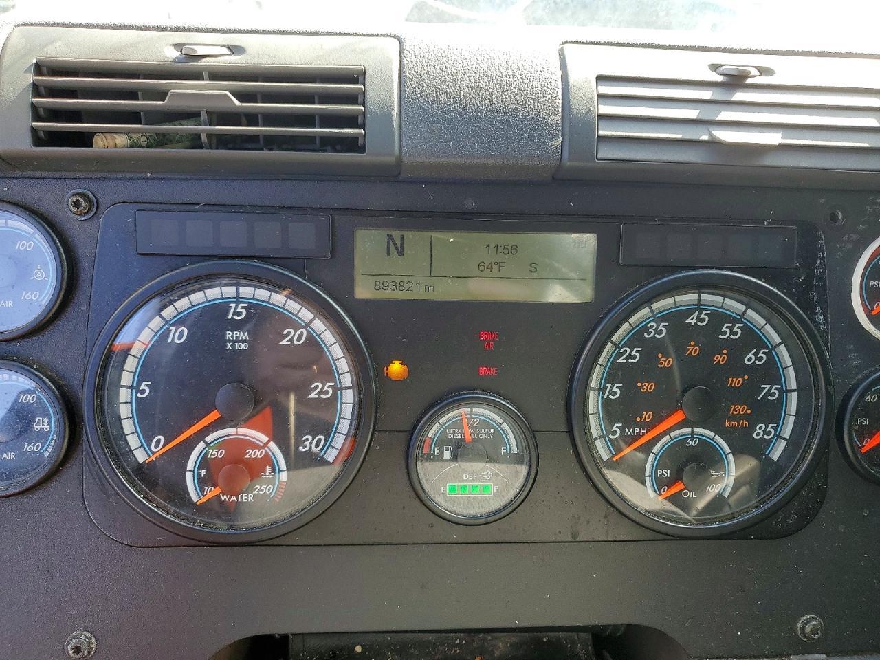 2016 Freigliner 2016 Freightliner Cascadia 125 Semi Truck