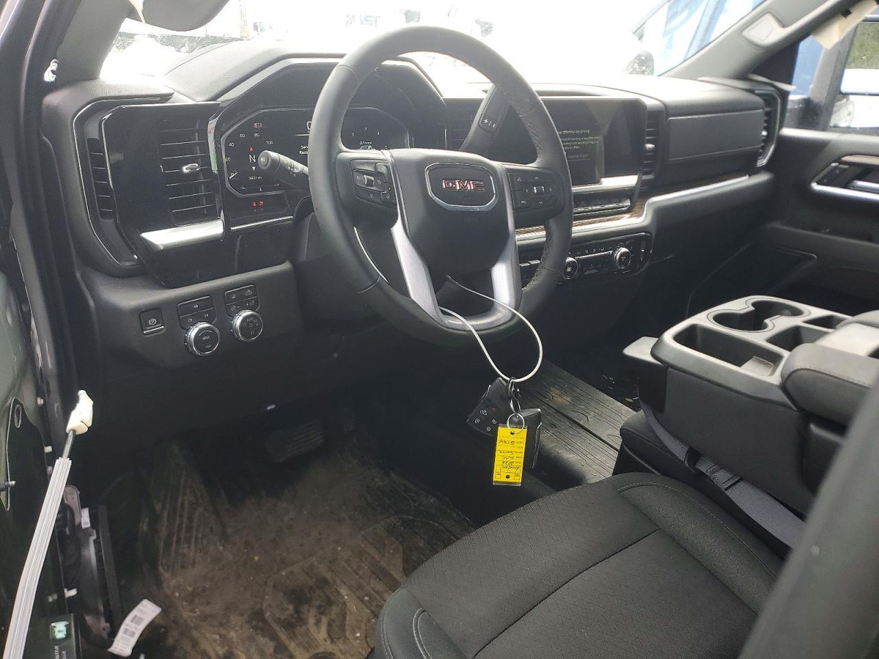 2026 GMC Sierra K2500 SLE