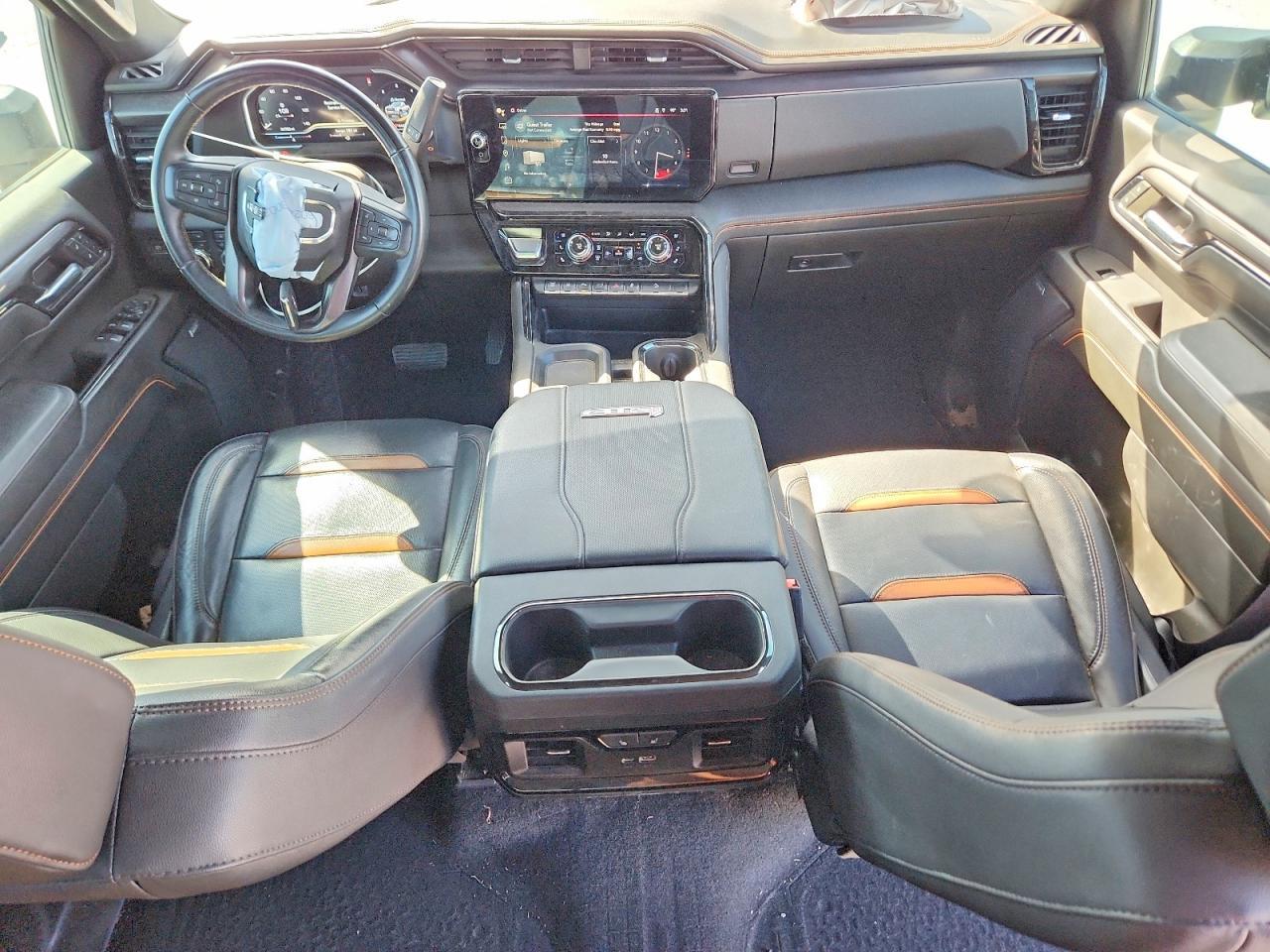 2024 GMC Sierra K2500 AT4