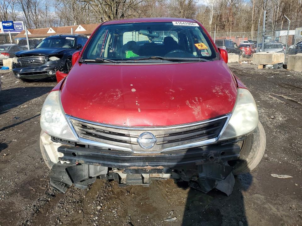 2011 Nissan Versa 1.8 s