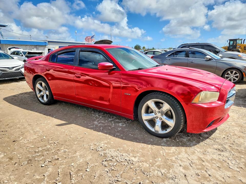 2013 Dodge Charger r