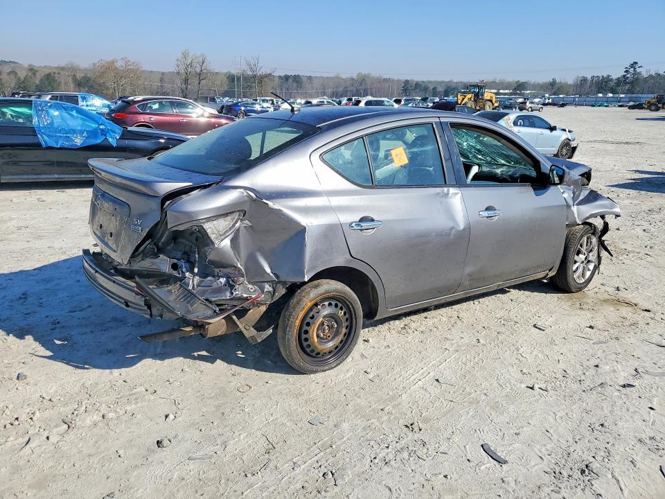 2018 Nissan Versa sv