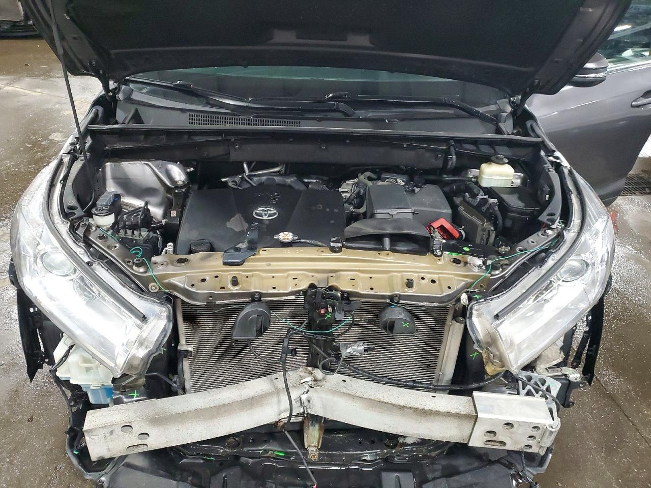 2018 Toyota Highlander le Plus