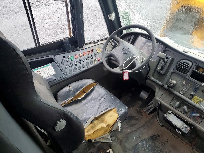 2012 Freigliner 2012 Thomas SAF-T-LINER C2-School Bus