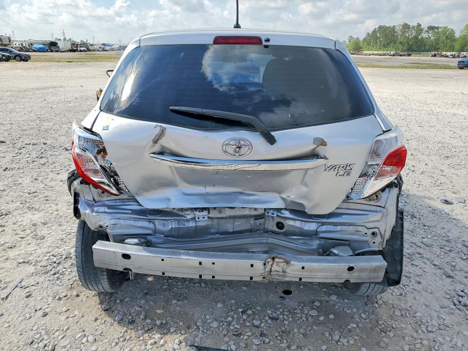 2013 Toyota Yaris 5-door le