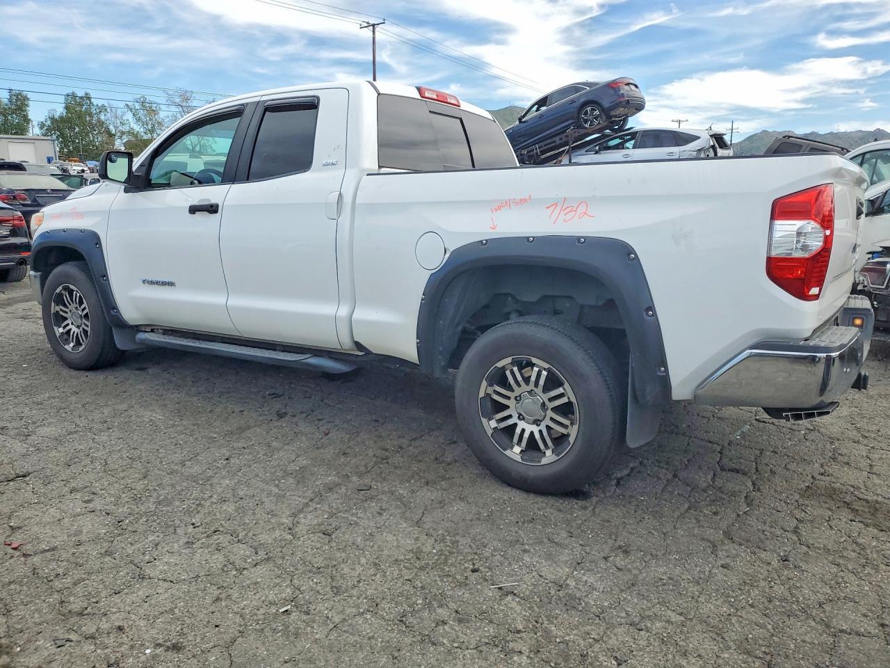 2017 Toyota Tundra SR5