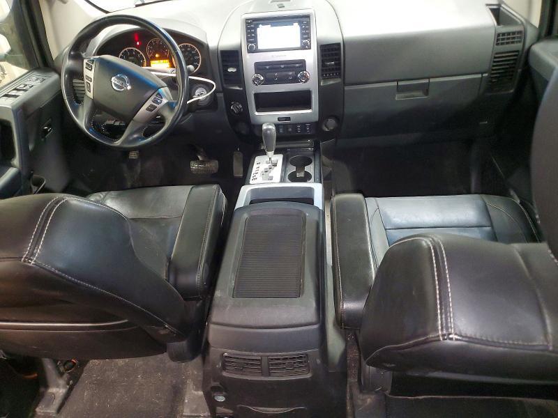 2014 Nissan Titan SV