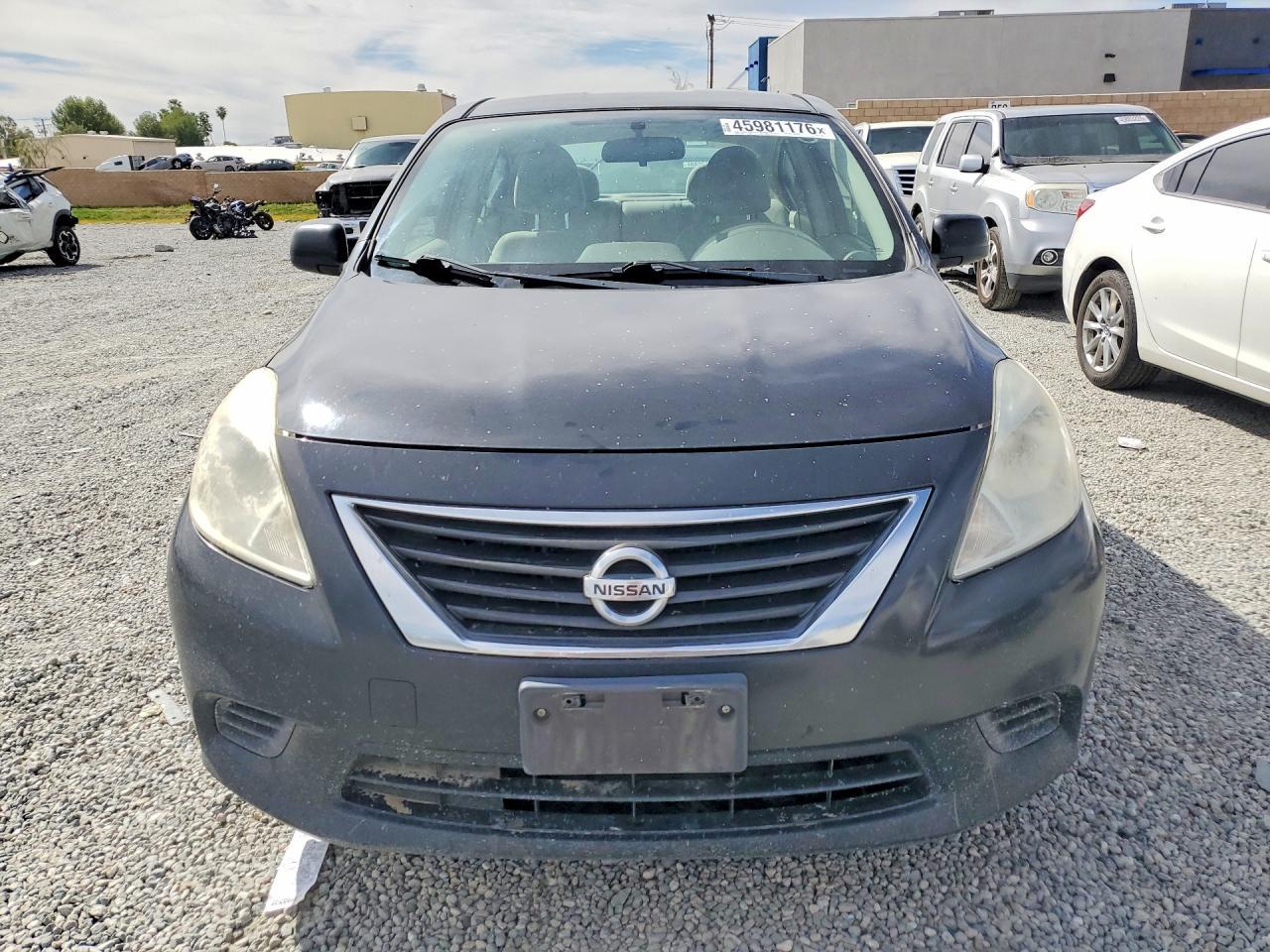 2014 Nissan Versa 1.6 s