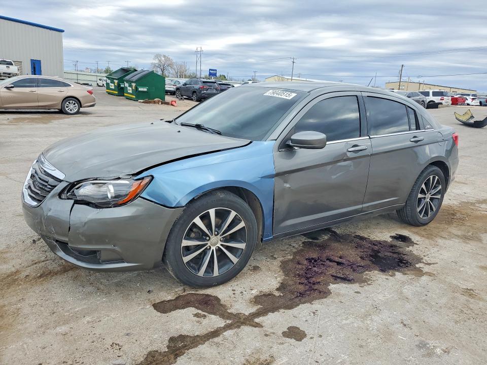 2013 Chrysler 200 Touring
