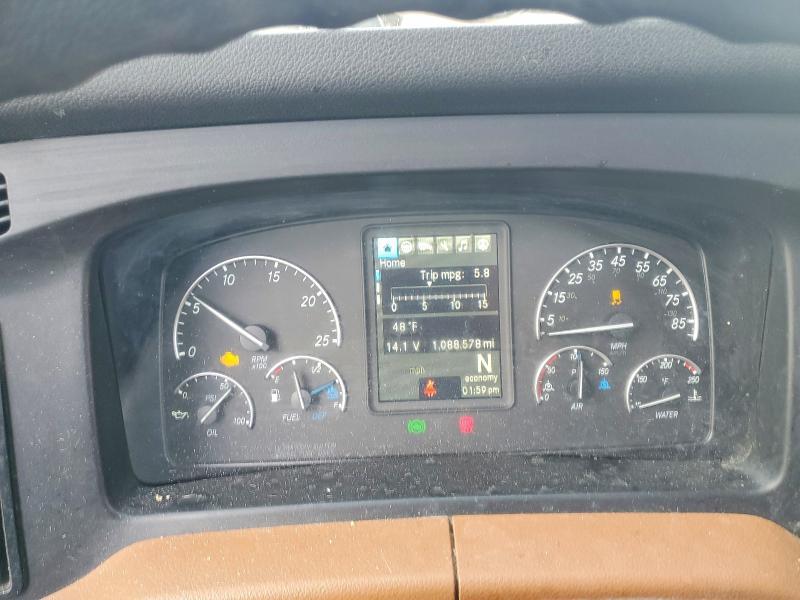 2019 Freigliner 2019 Freightliner Cascadia 126 Semi Truck