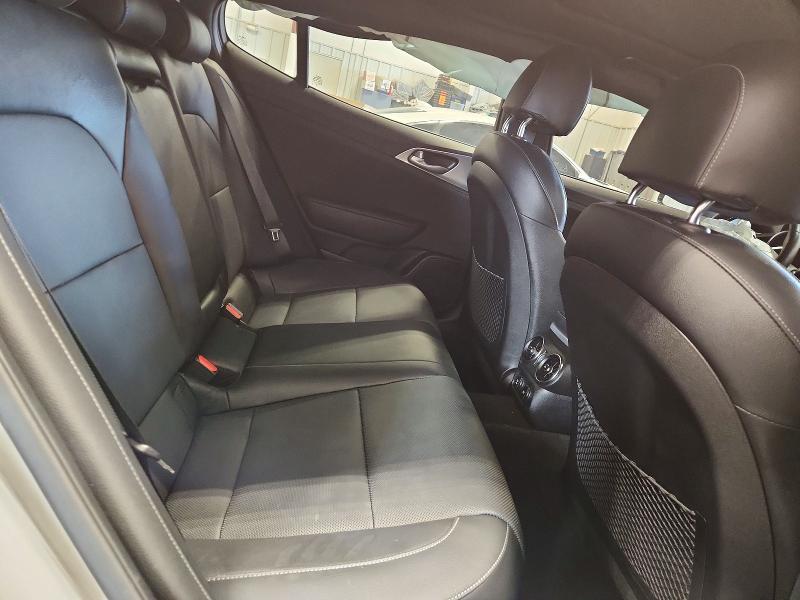 2022 KIA Stinger GT1