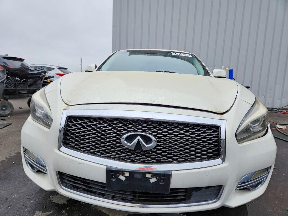 2015 Infiniti Q70 3.7