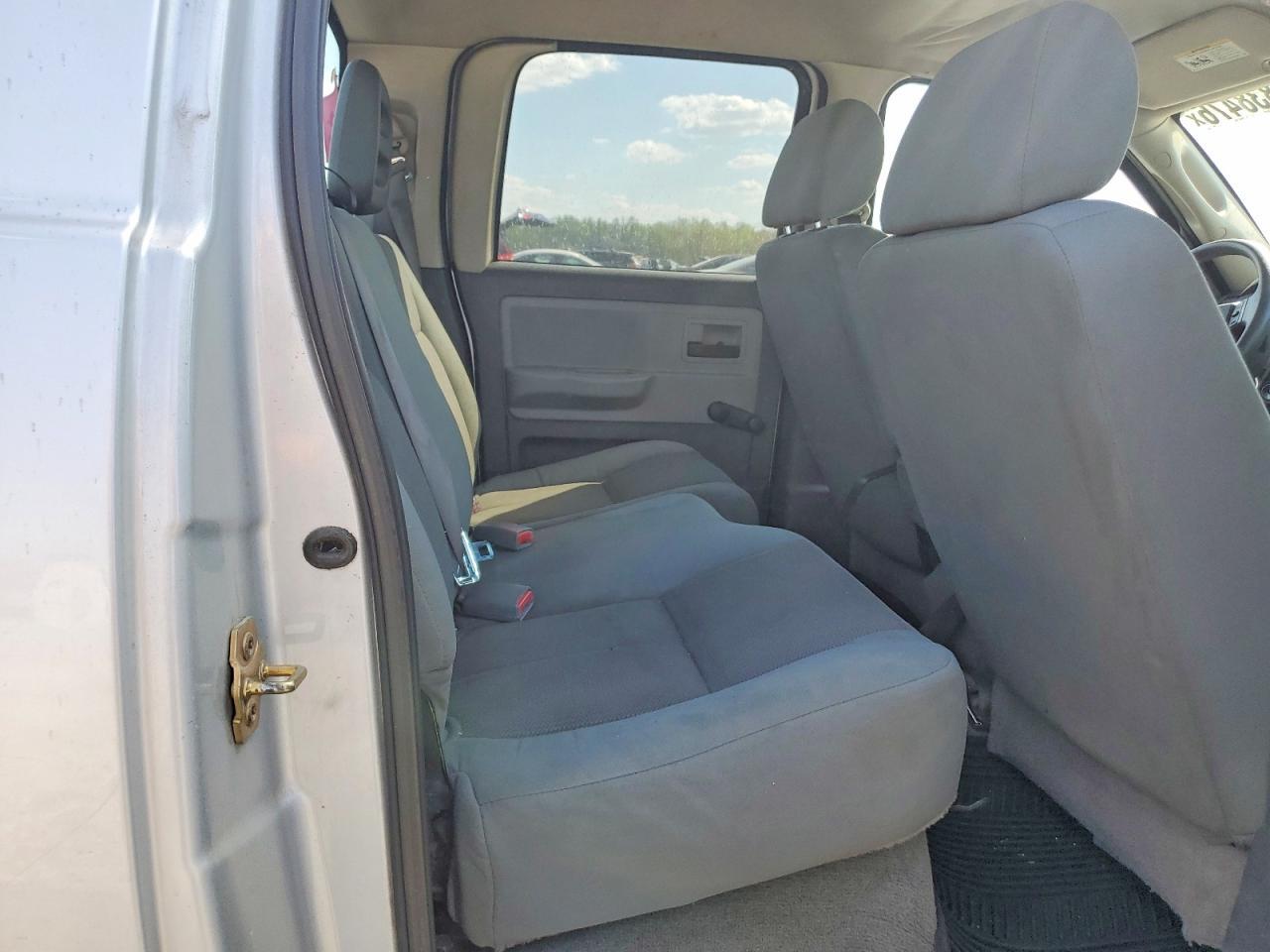 2005 Dodge Dakota Quattro