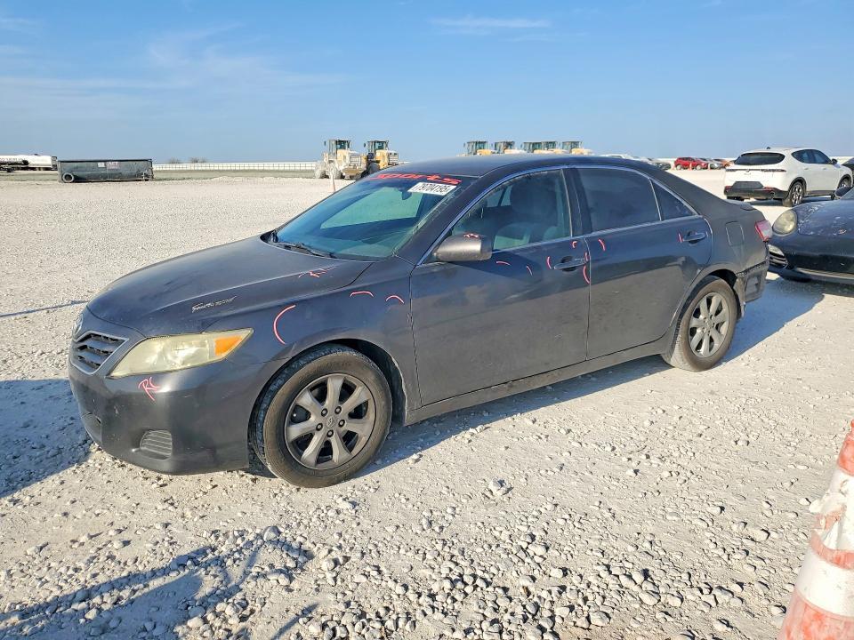 2010 Toyota Camry le