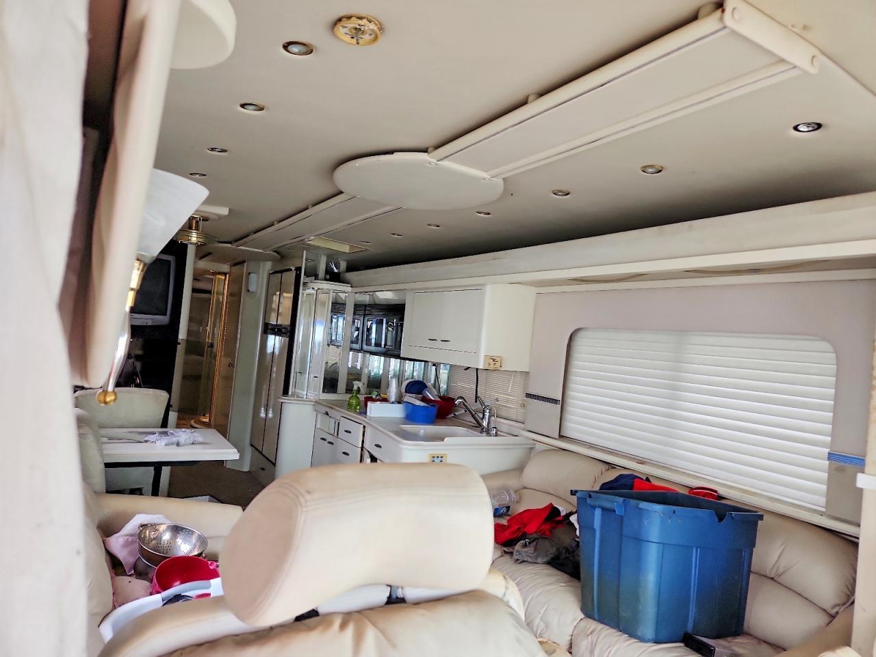 1999 Spartan Motorhome 4VZ