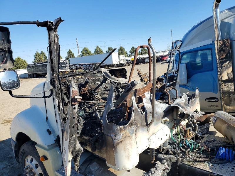 2005 Freightliner Conventional Columbia