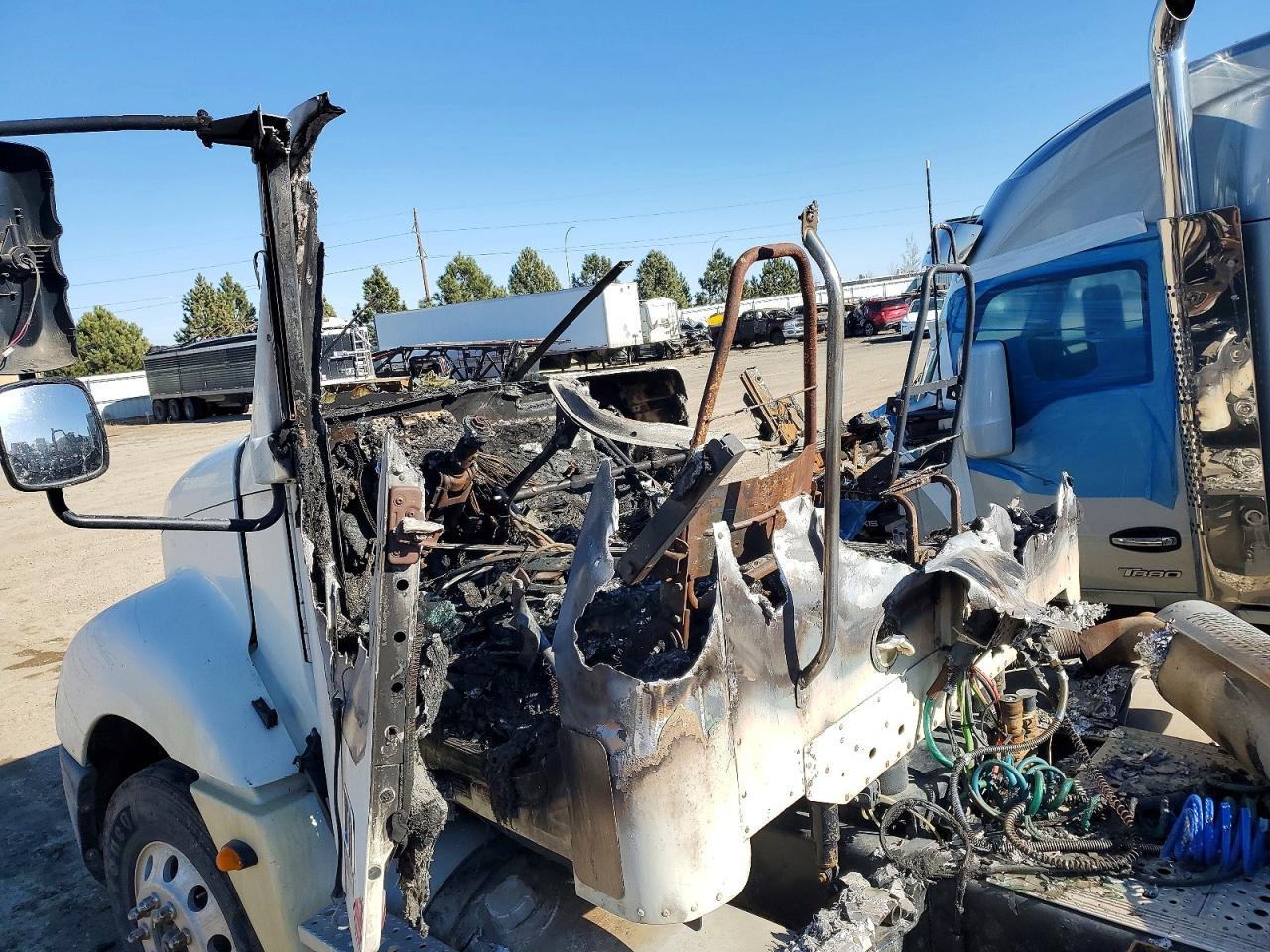 2005 Freightliner Conventional Columbia