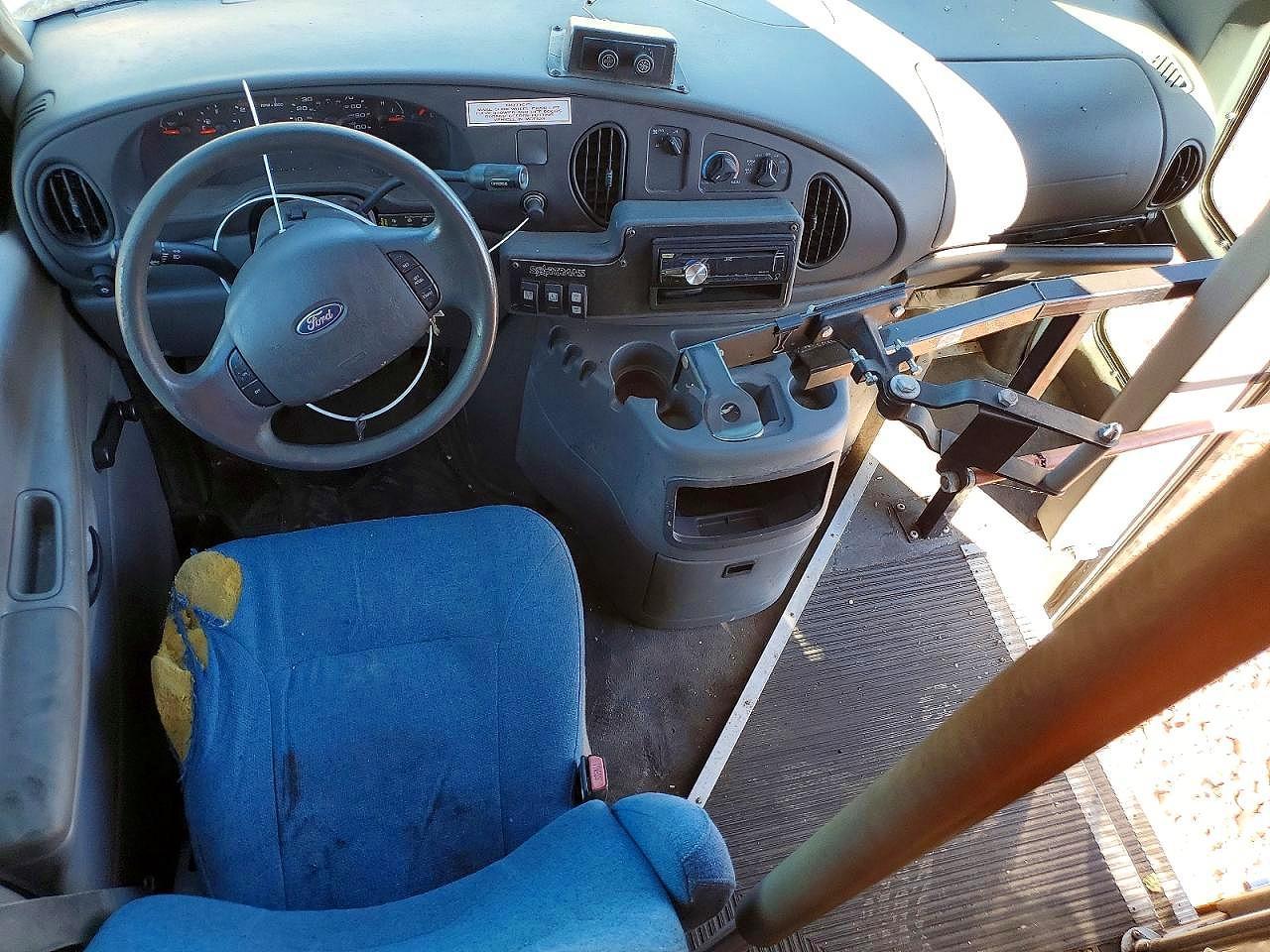 2005 Ford Econoline E 350