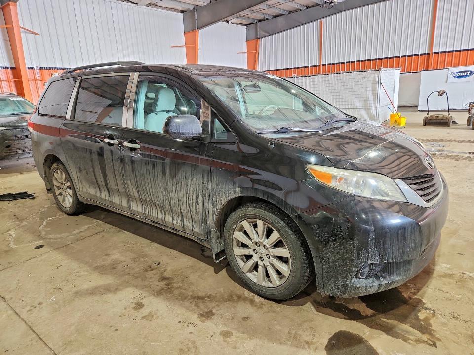 2013 Toyota Sienna le 7-passenger