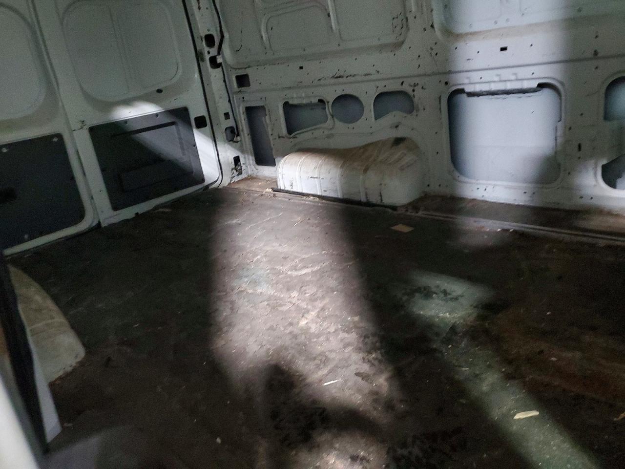 2013 Nissan NV 2500 HD S