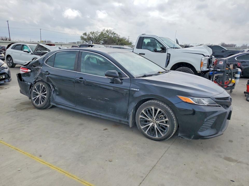 2020 Toyota Camry Hybrid se