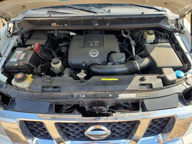 2015 Nissan Titan sv