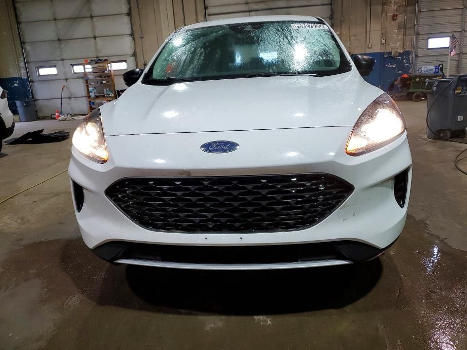 2022 Ford Escape s