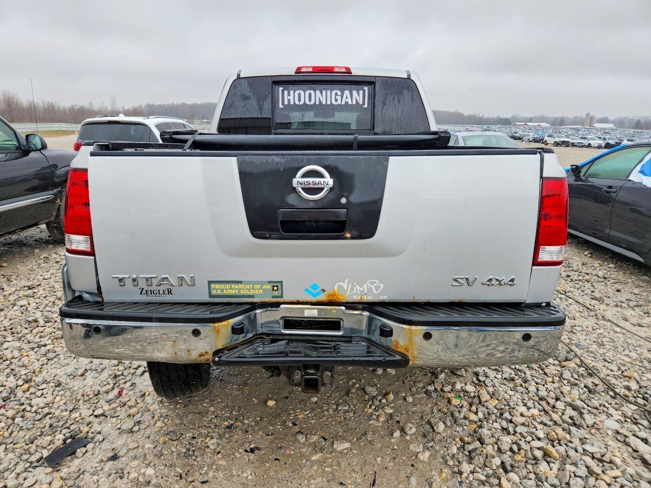 2011 Nissan Titan SV