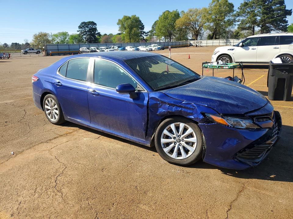 2018 Toyota Camry le