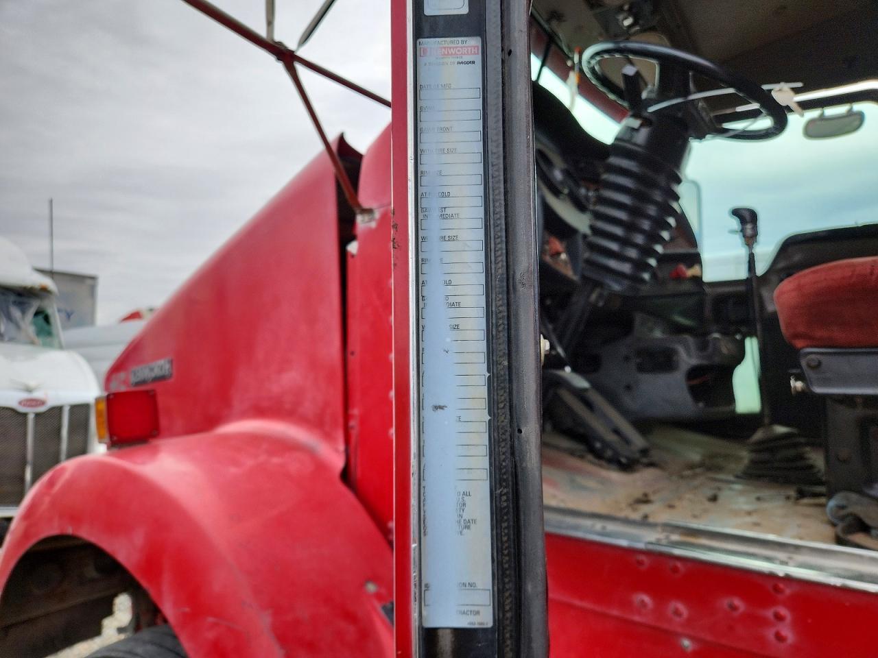 2004 Kenworth T880 Semi Truck