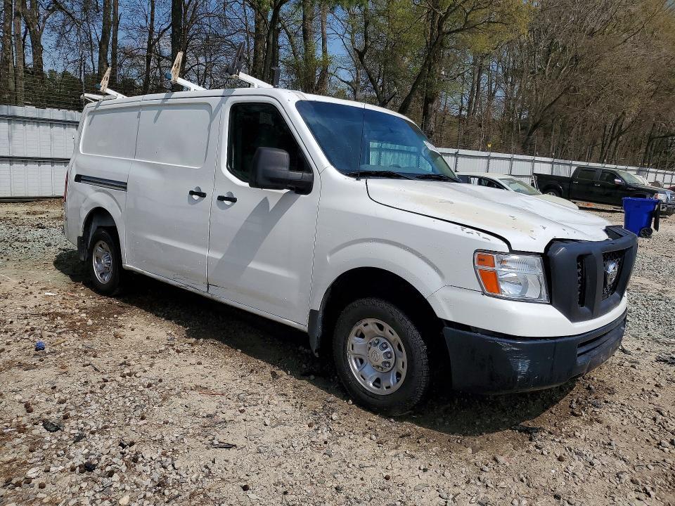 2017 Nissan NV 2500 HD SV