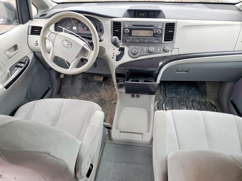 2012 Toyota Sienna Base 7-passenger