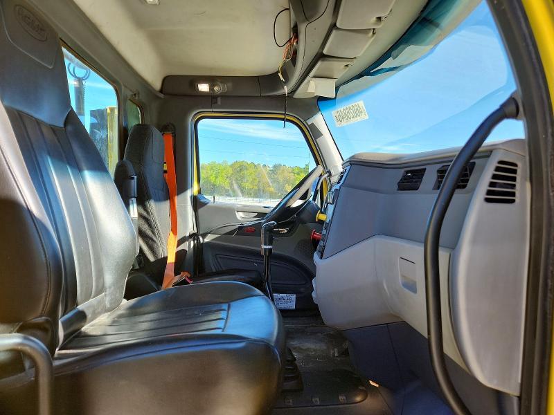 2017 Peterbilt 579 Semi Truck