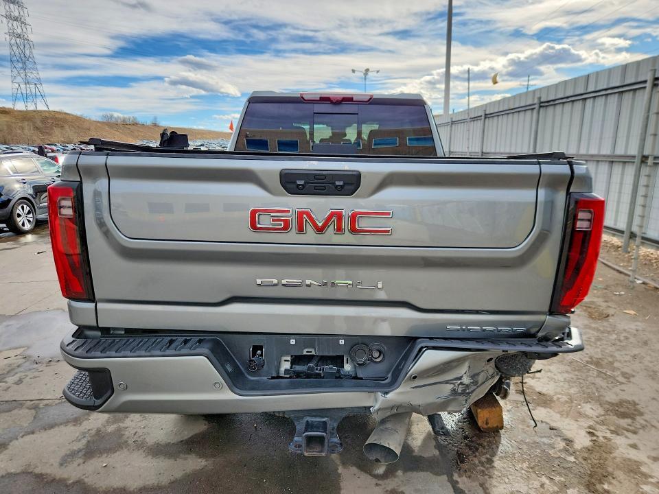 2025 GMC Sierra K2500 Denali