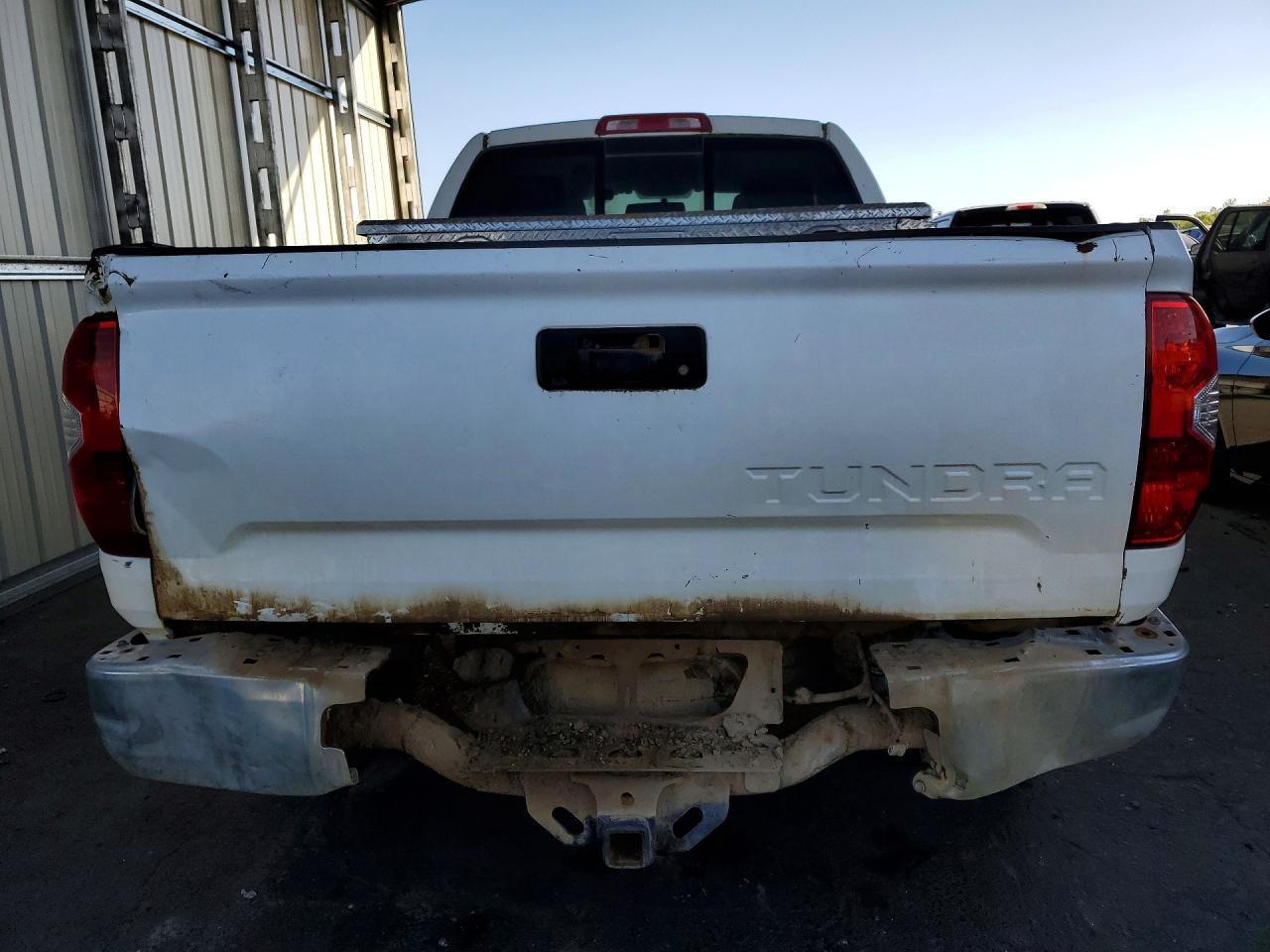 2016 Toyota Tundra SR5