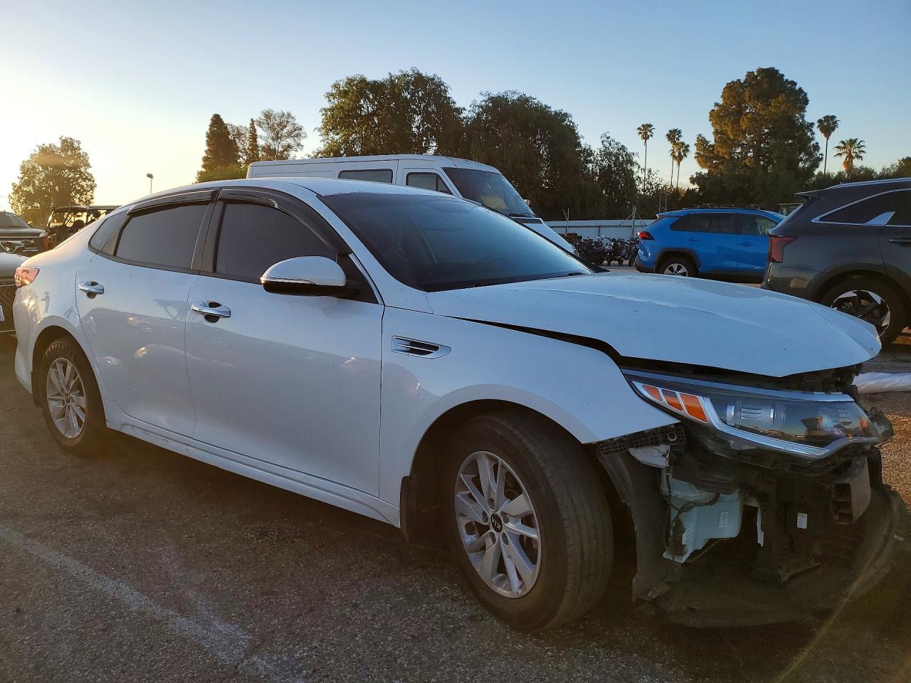 2016 KIA Optima lx