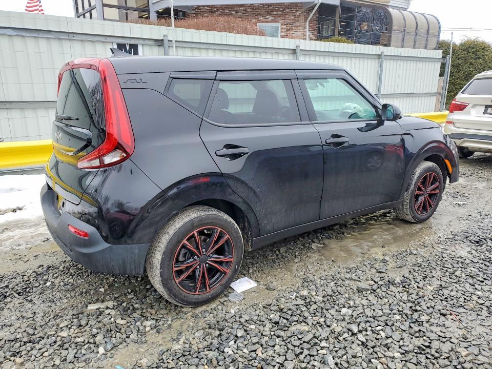 2022 KIA Soul lx