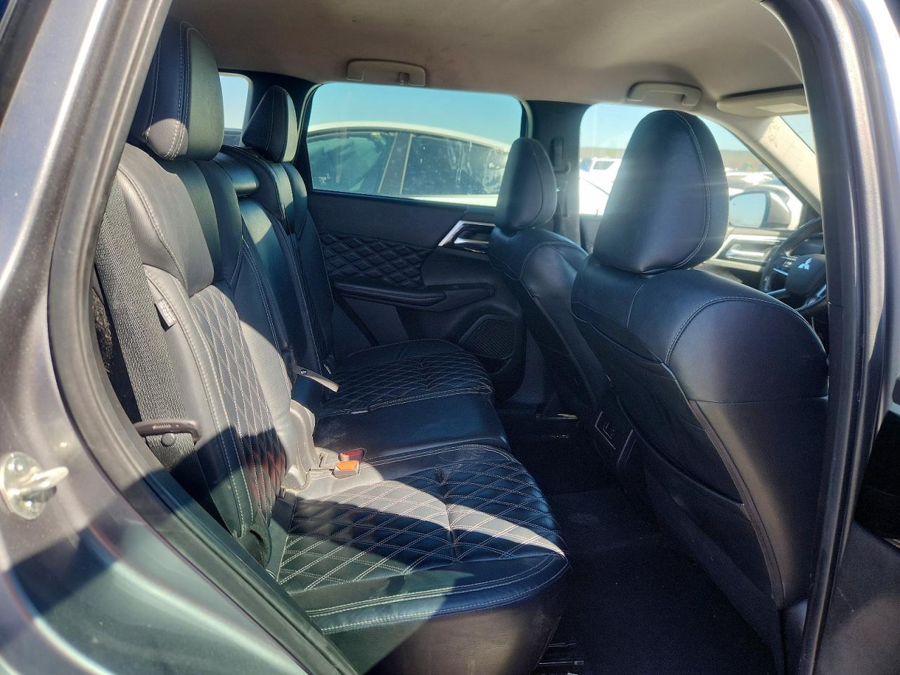 2022 Mitsubishi Outlander sel