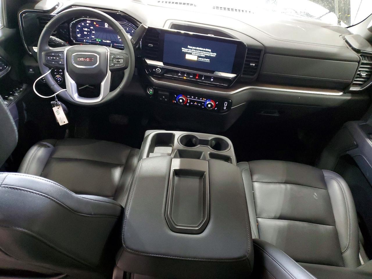 2025 GMC Sierra K1500 SLT