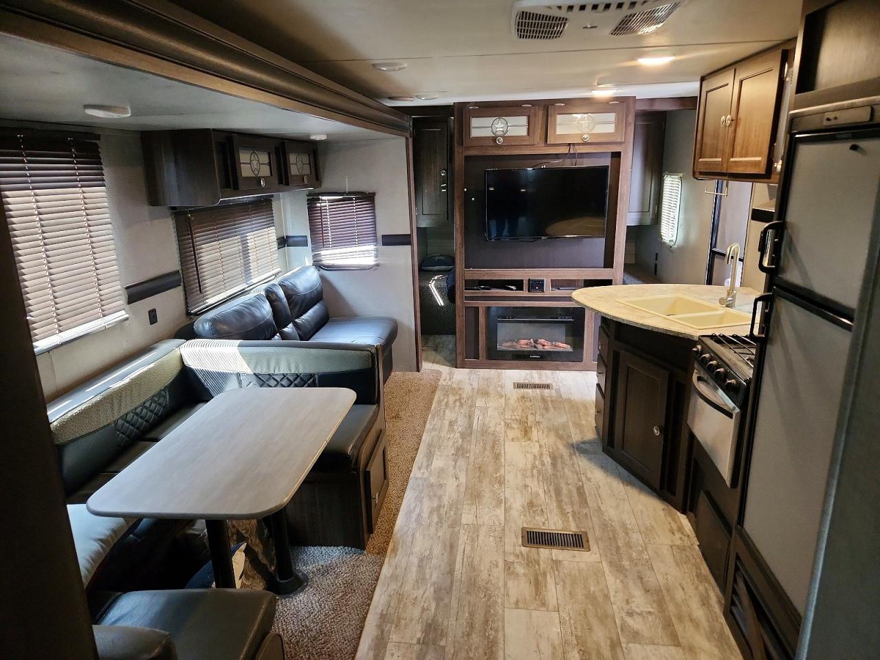 2018 Keystone Longhorn Camper