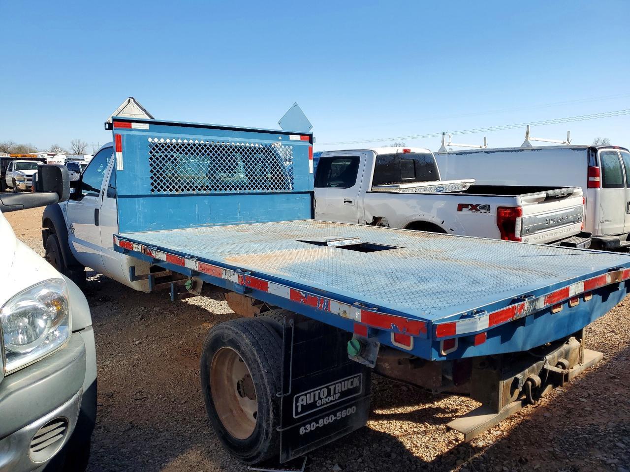 2014 Ford F550 Super Duty Flatbed Truck