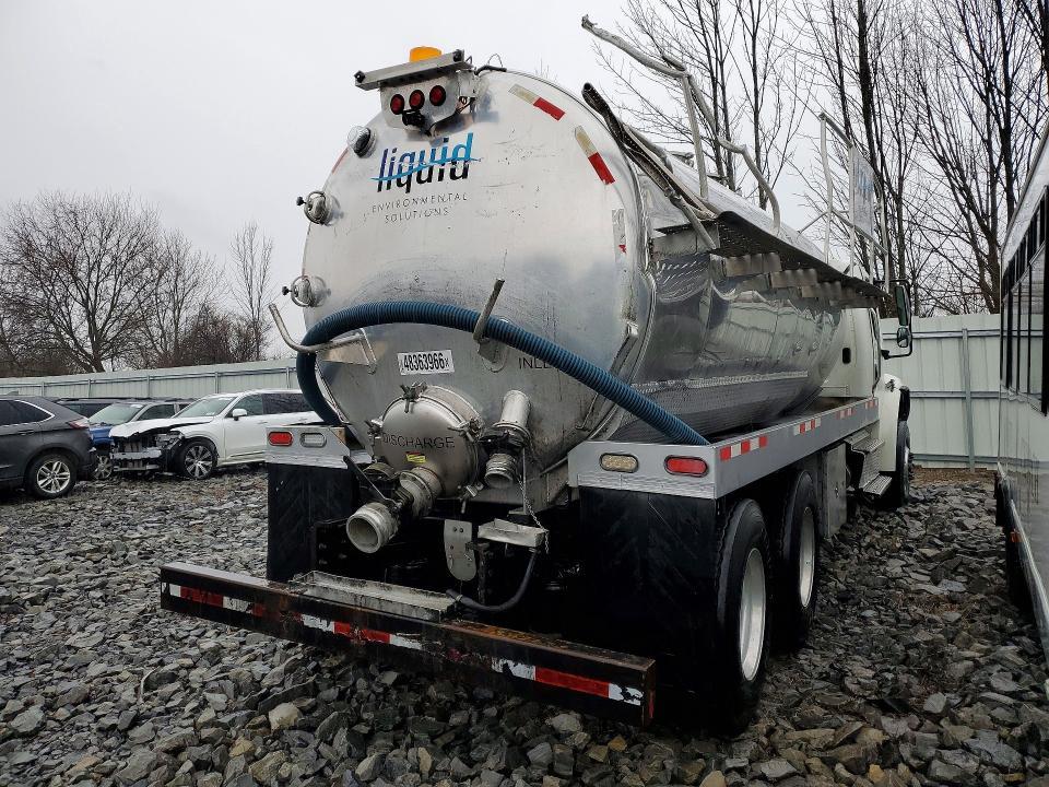 2023 Freigliner 2023 Freightliner Business Class M2 Water Truck